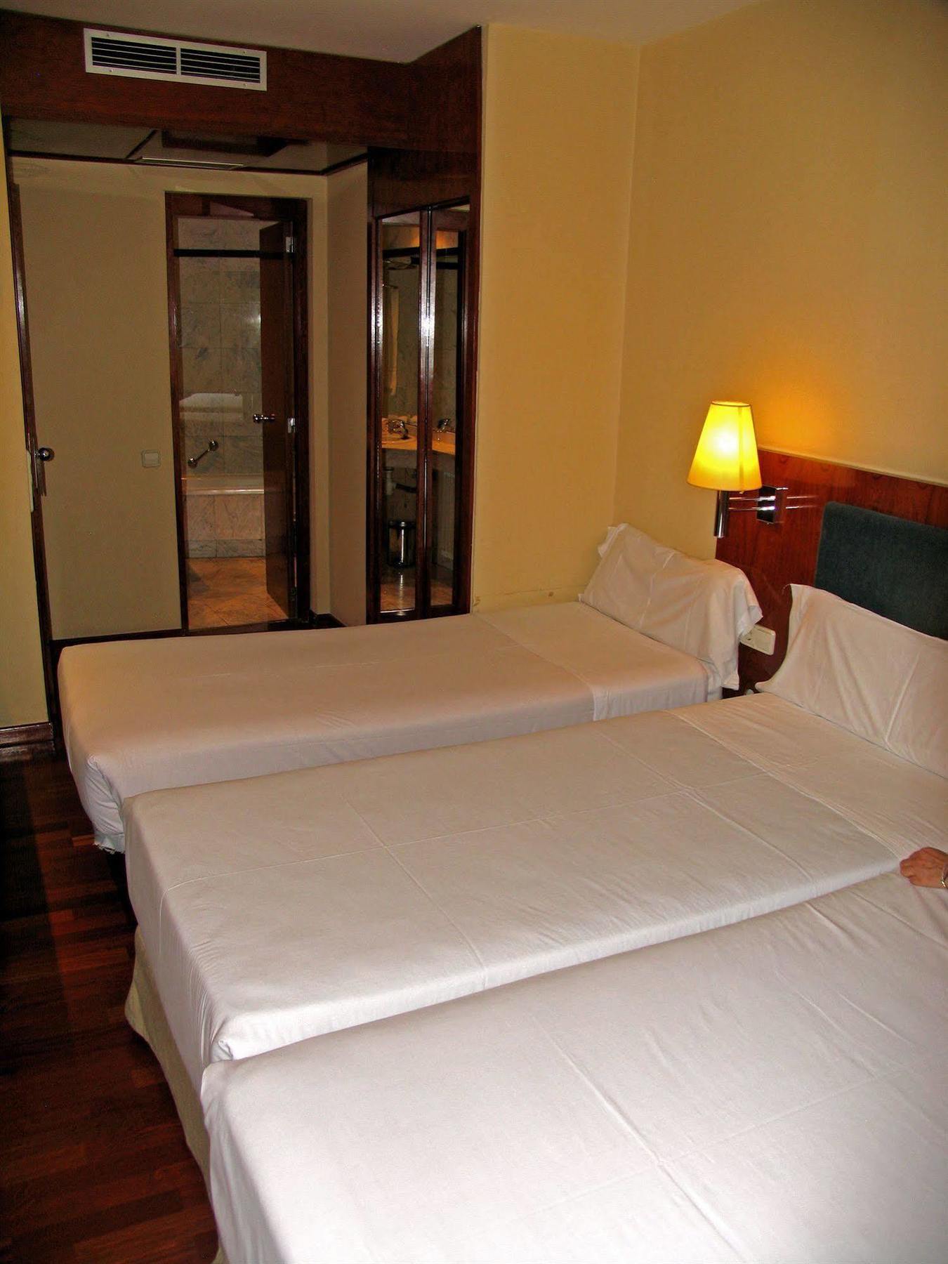 Hotel Pedralbes برشلونة المظهر الخارجي الصورة