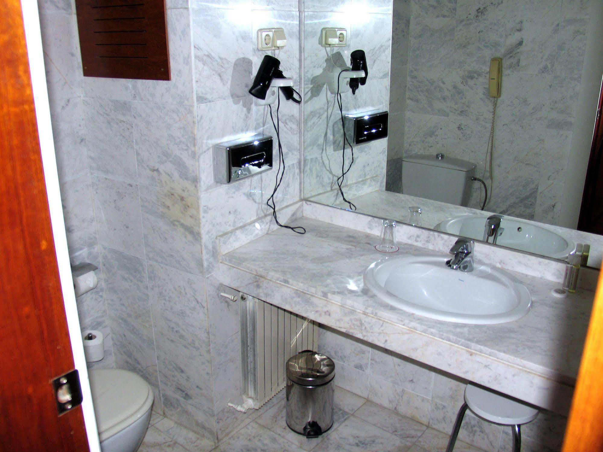 Hotel Pedralbes برشلونة المظهر الخارجي الصورة
