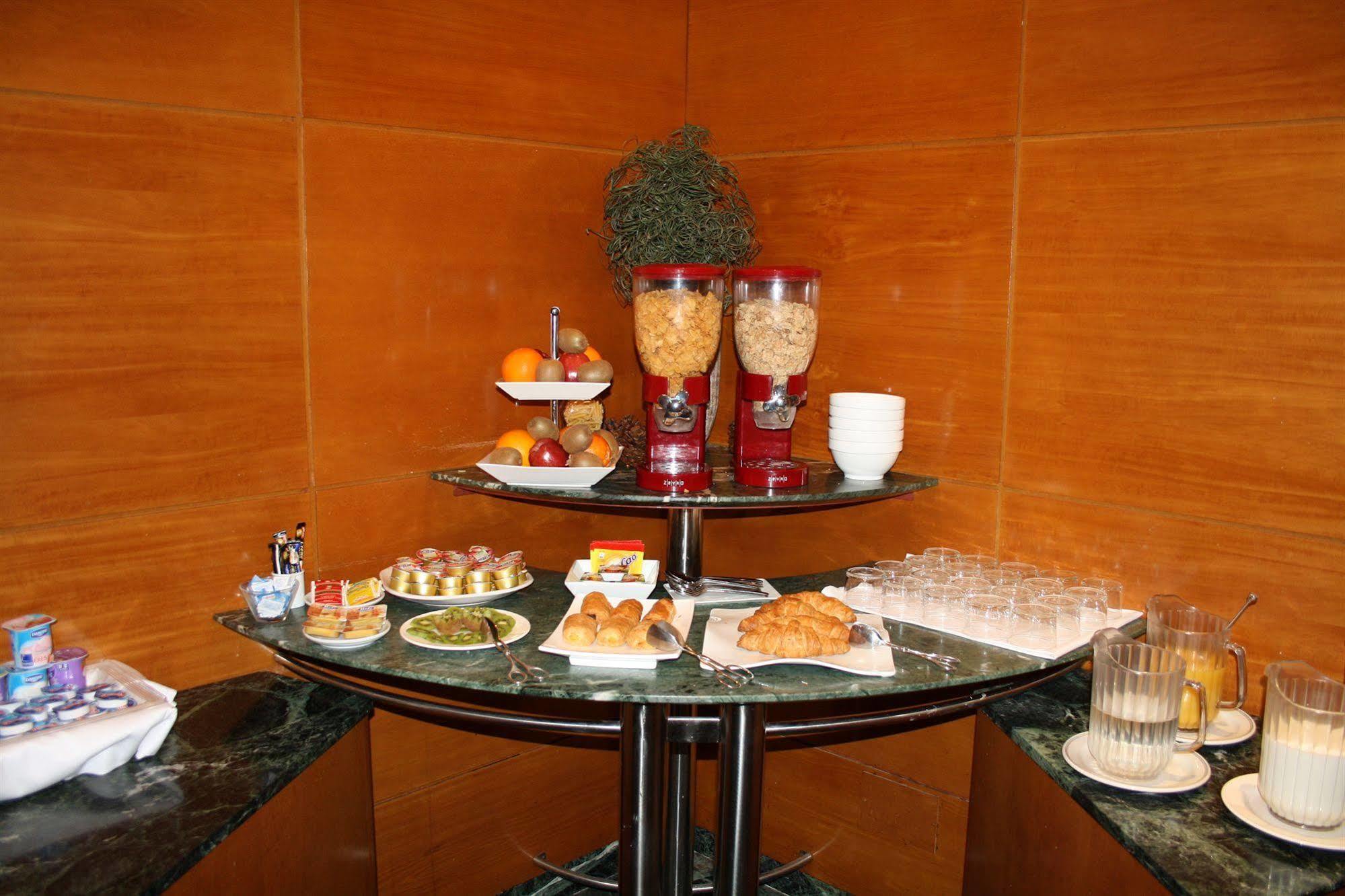 Hotel Pedralbes برشلونة المظهر الخارجي الصورة